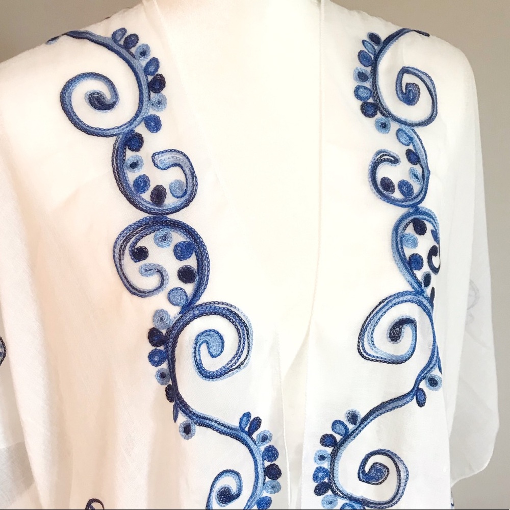 White with Blue Embroidery Kimono Cover Up Boho - Picture 4 of 7